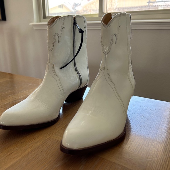 Free People! New Frontier Western Boots in Patent White NWOT! - Picture 7 of 13